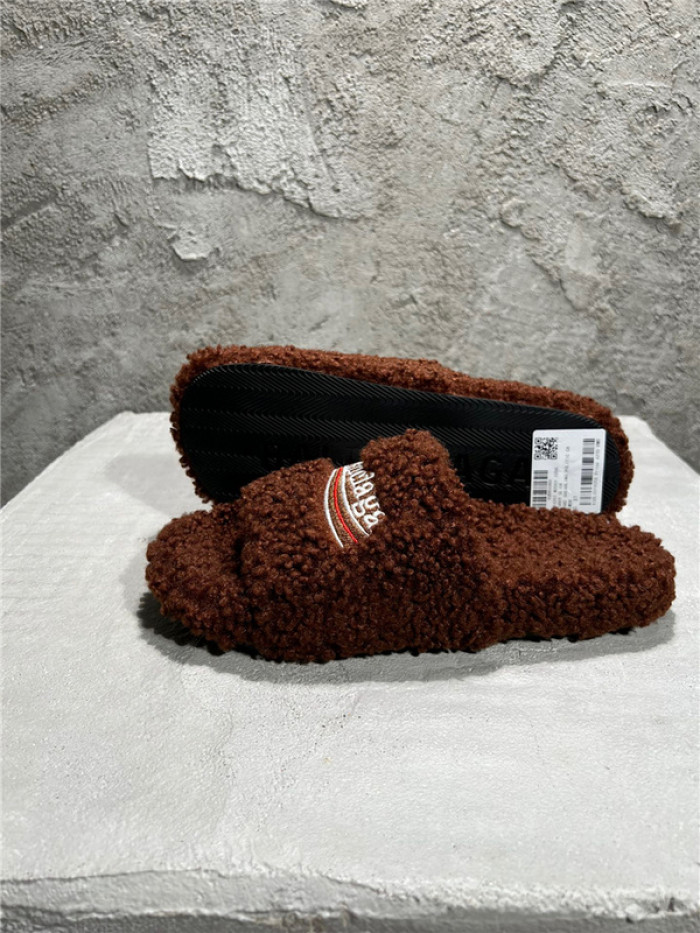 BLCG SLIPPERS