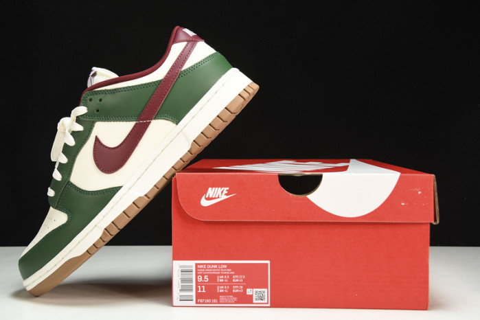 Nike SB Dunk Low "Gorge Green"  FB7160-161