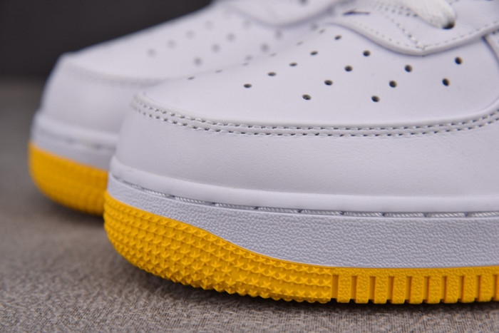 Nike Air Force 1 x Kobe Retro QS  FZ1151-100
