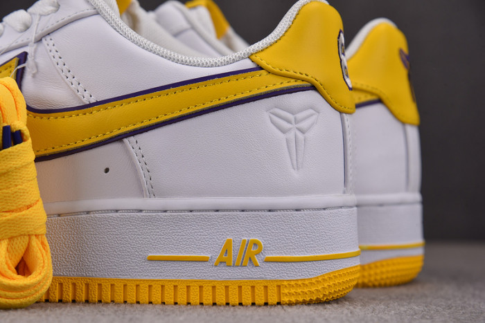 Nike Air Force 1 x Kobe Retro QS  FZ1151-100