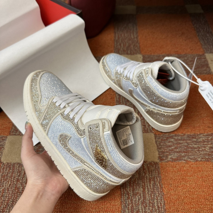 AIR JORDAN 1 RETRO  AJ-05