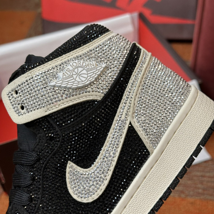 AIR JORDAN 1 RETRO  AJ-23