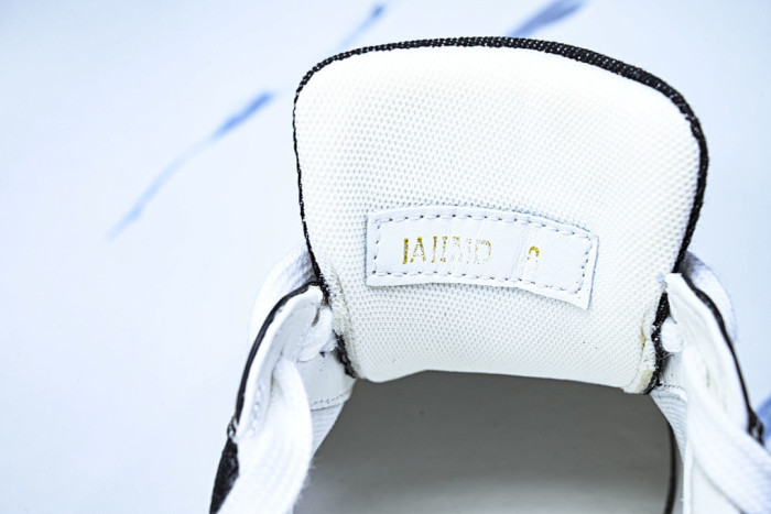 LV SNEAKER FOR-LV452