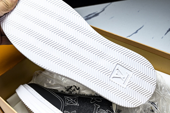 LV SNEAKER FOR-LV452