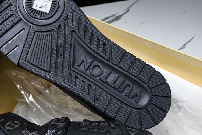 LV SNEAKER LOW FOR-LV210