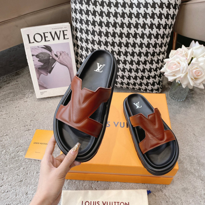 LV SLIPPERS