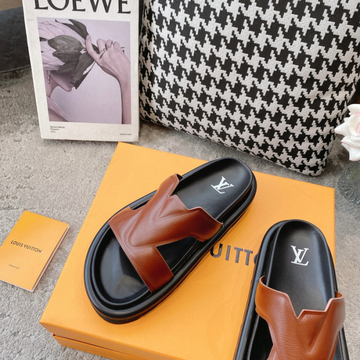 LV SLIPPERS