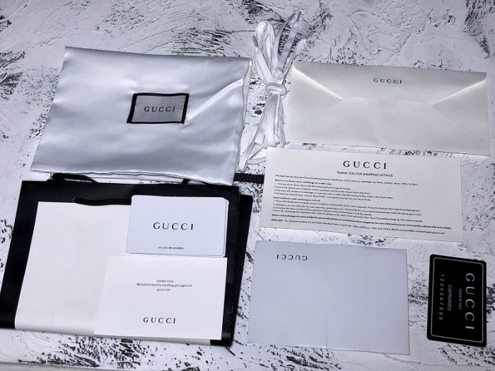 Gv*c ace embroidered low-top sneaker white with snake