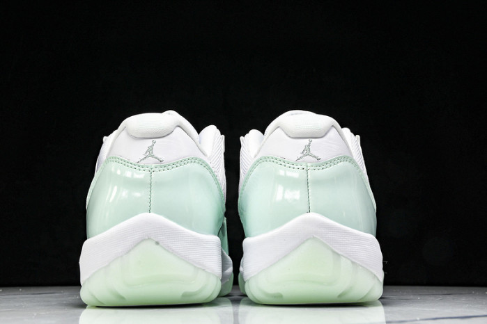 Air Jordan 11 Low “Igloo  AH7860-103