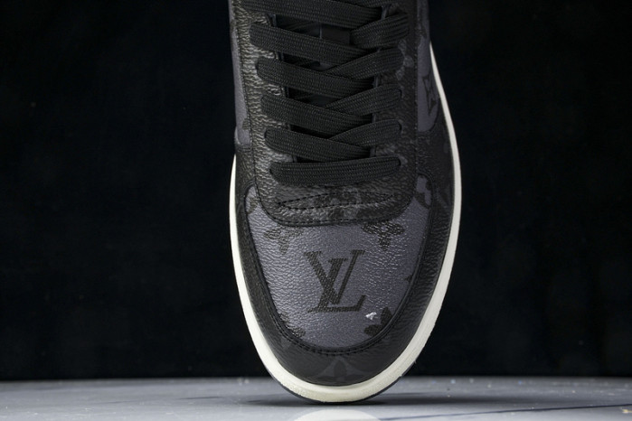 LV SNEAKER  FOR-LV310