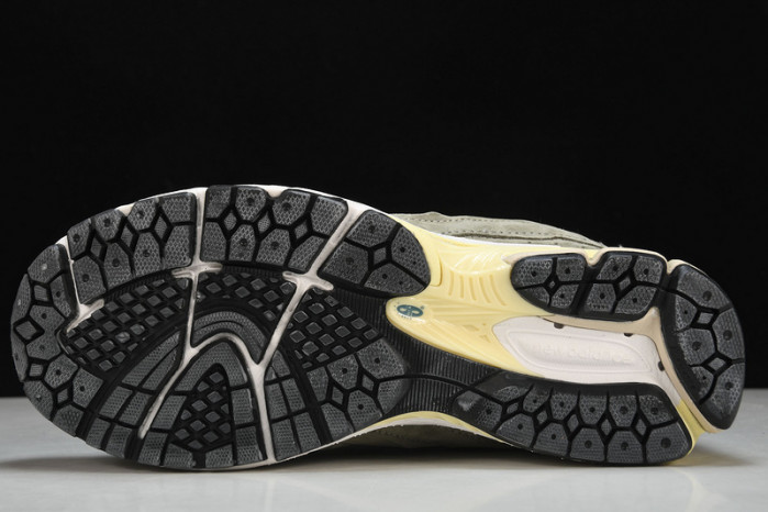 new Ba1an*e yeeshoes m2002rdd