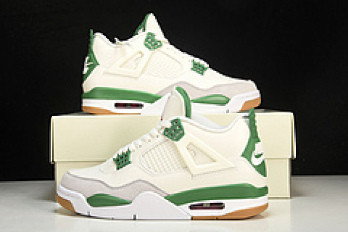 Nike SB x Air Jordan 4 “Pine Green” DR5415-103