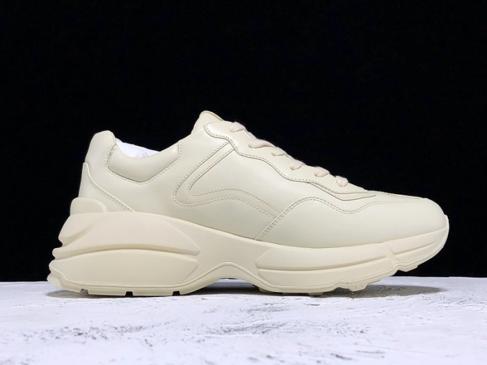 Gv*c trainer sneaker  576052 drw00 9522