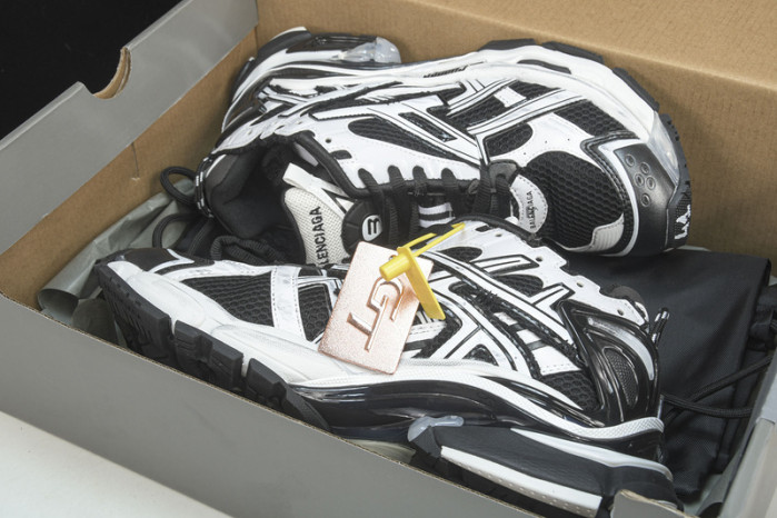 BLCG  RUNNER    Yeeshoes  22040702