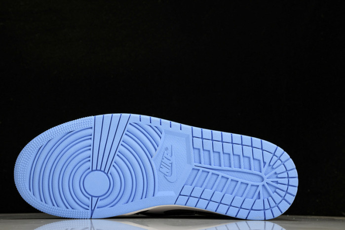 Air Jordan 1 High OG“University Blue” DZ5485-400