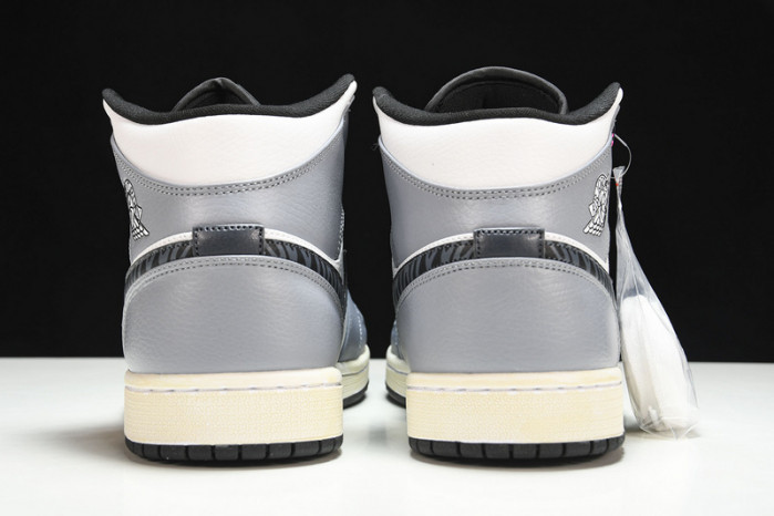 AIR JORDAN 1 Mid  554724-170