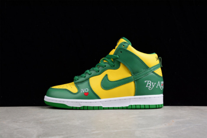 Svp*me x nike sb dunk high dn3741-700