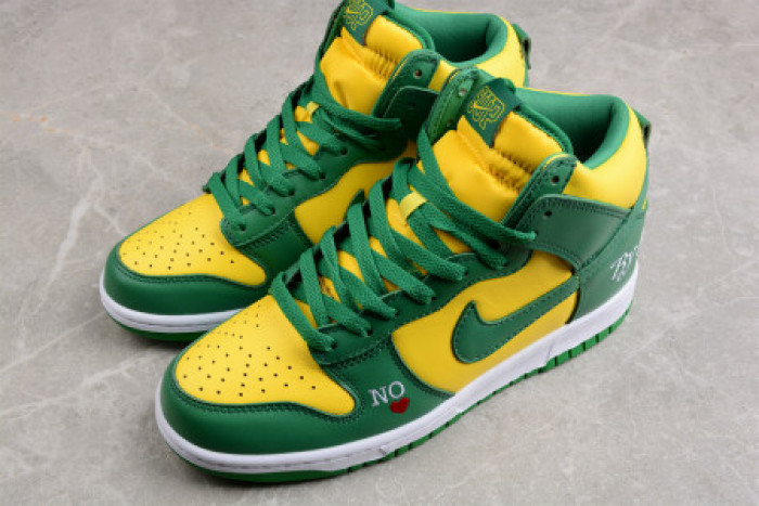 Svp*me x nike sb dunk high dn3741-700