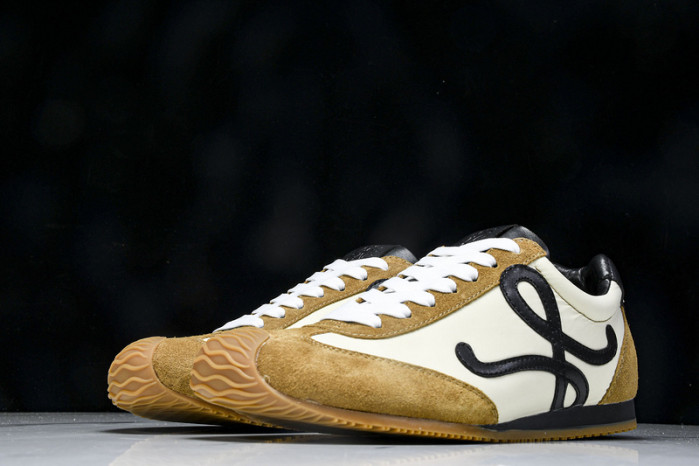 L*0ewe Ballet Runner  LW-FOR15