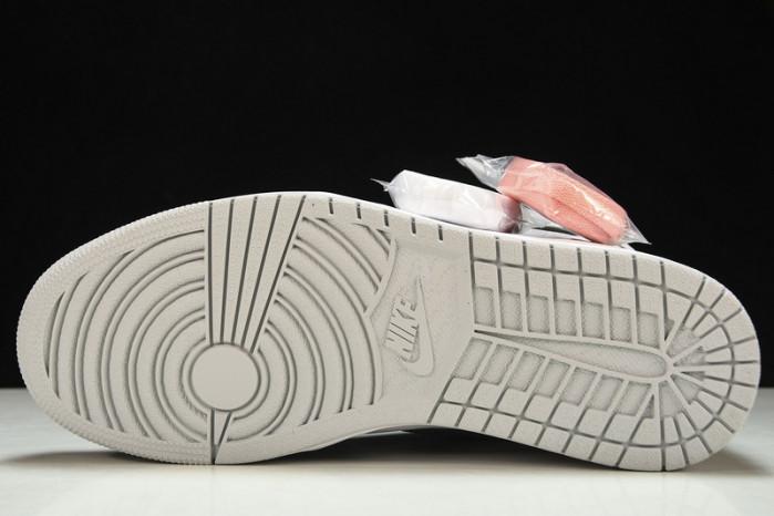 Air Jordan 1 Retro High OG“Bleached Coral”  555088-108