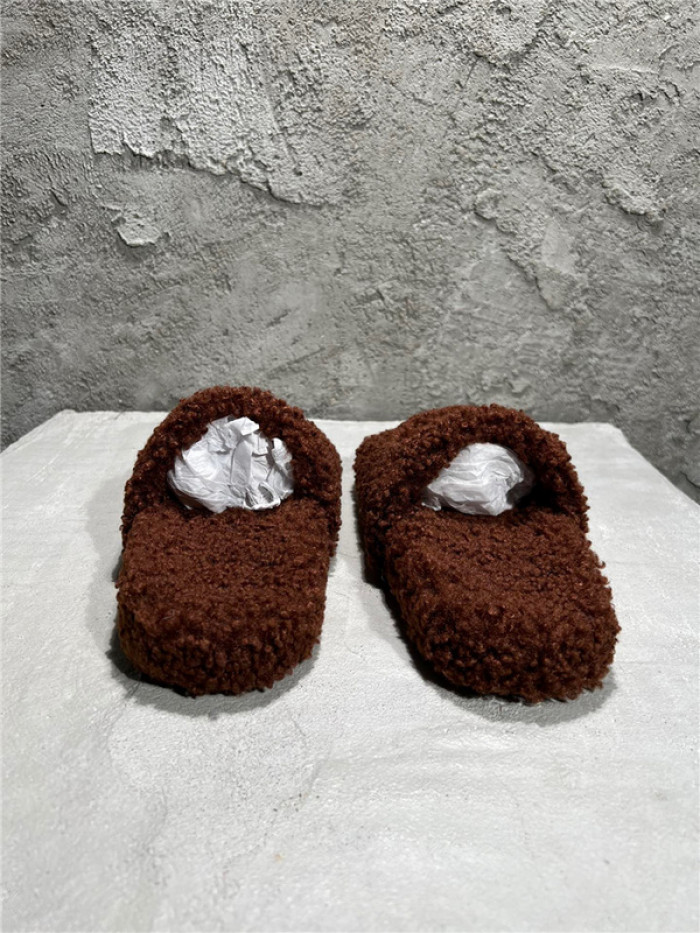 BLCG SLIPPERS