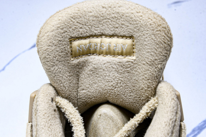 Air Jordan 4 Retro HV0823-200