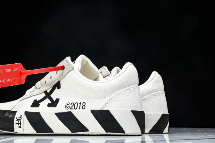 OF X  c/o Virgil Abloh Vulc Low Top 070901