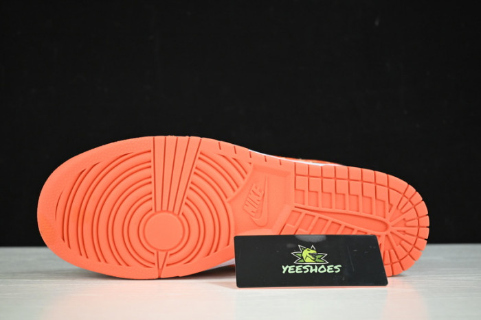 NIKE DUNK LOW ESS DH4401-103