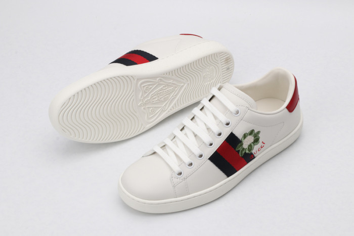 Gv*c ace embroidered low-top sneaker